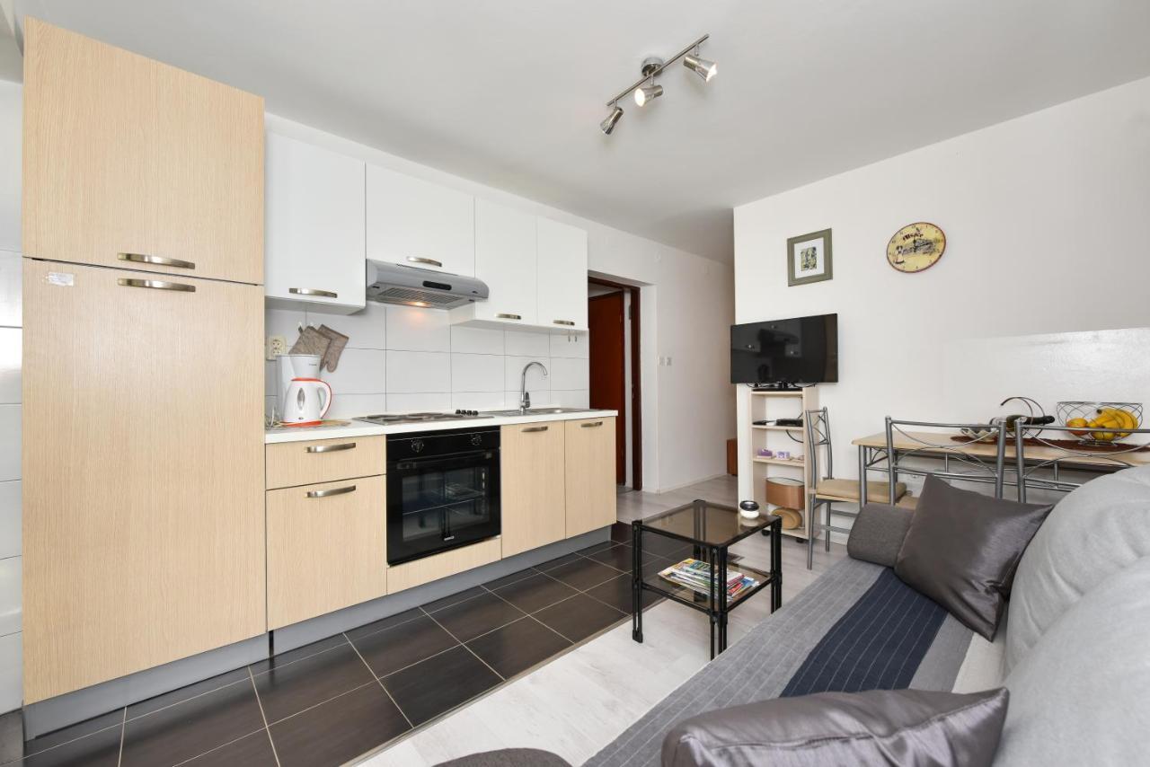 Lovely Apartment In The Groundfloor ザダル エクステリア 写真