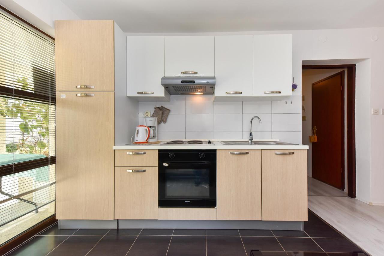 Lovely Apartment In The Groundfloor ザダル エクステリア 写真